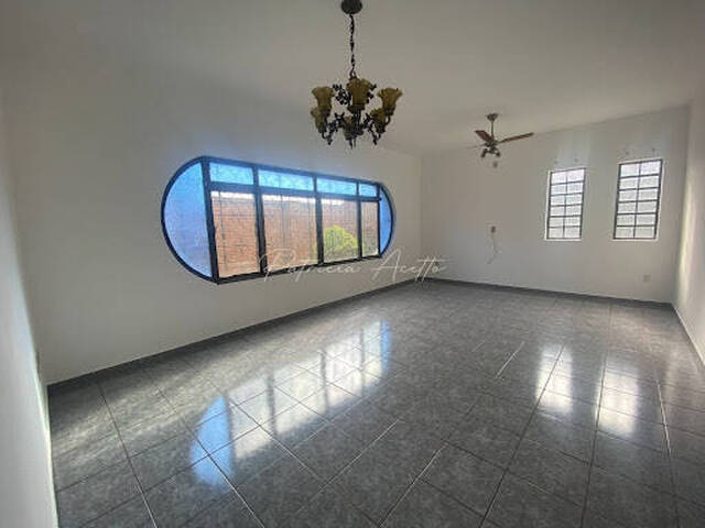 #104 - Casa para Venda em Araraquara - SP - 2