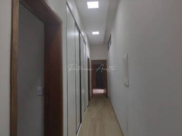 Casa para Venda em Araraquara - 2