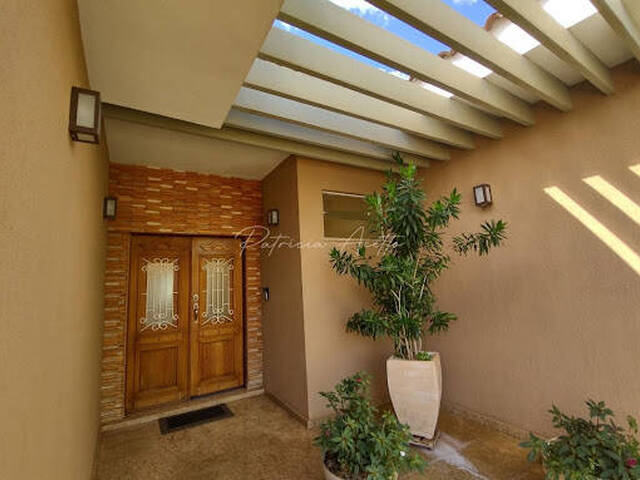 #241 - Casa para Venda em Araraquara - SP