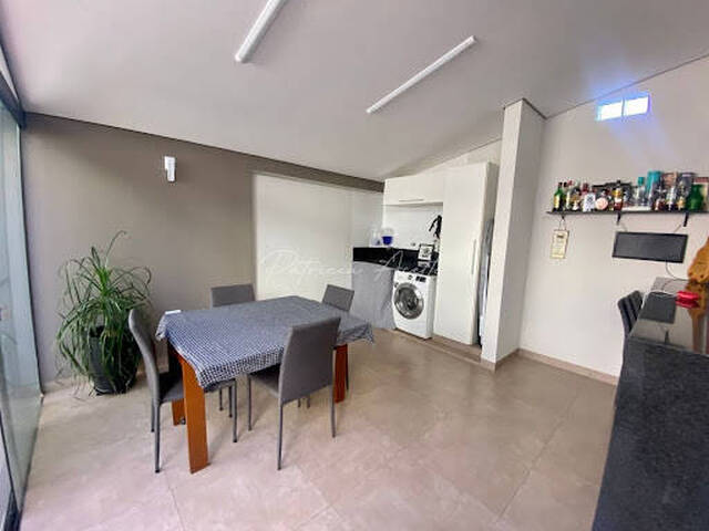 #185 - Sobrado para Venda em Araraquara - SP