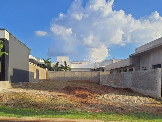 Venda em Condomínio Volpi - Araraquara