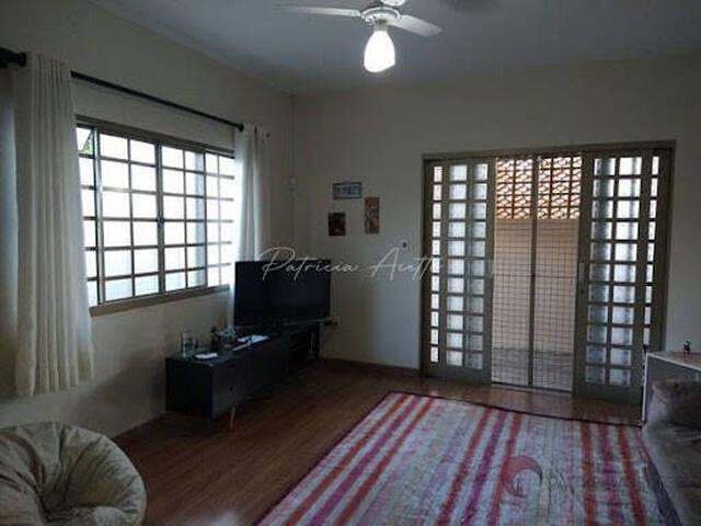 #220 - Casa para Venda em Araraquara - SP