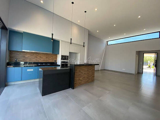 #421 - Casa para Venda em Araraquara - SP