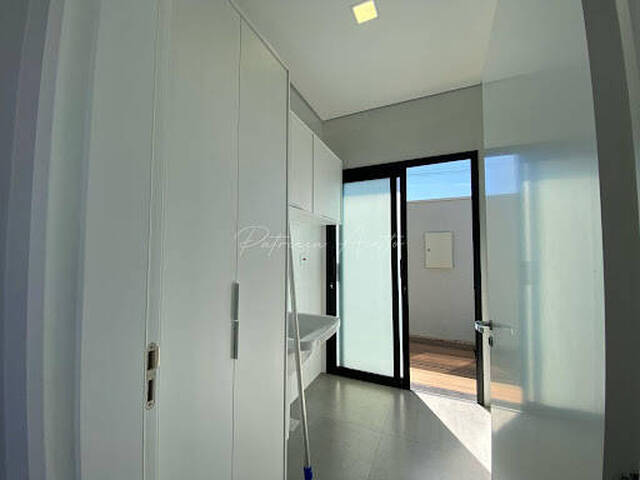 #421 - Casa para Venda em Araraquara - SP