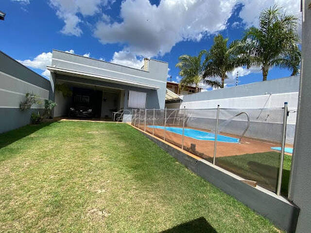 #70 - Casa para Venda em Araraquara - SP