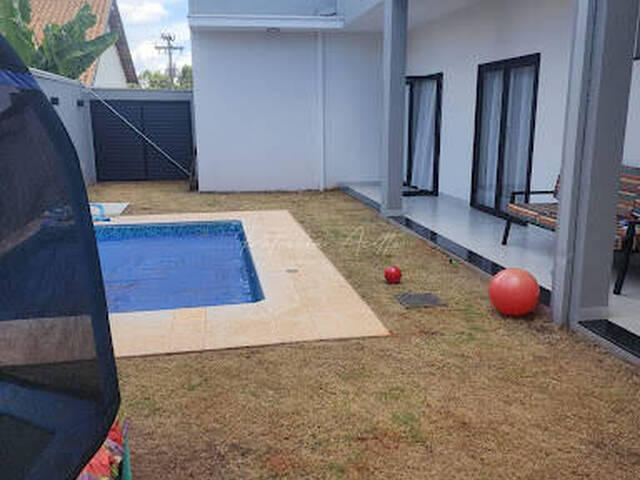 #423 - Casa para Venda em Araraquara - SP