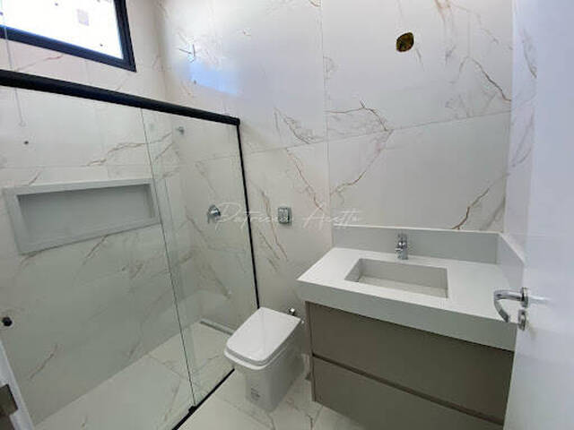 #420 - Casa para Venda em Araraquara - SP