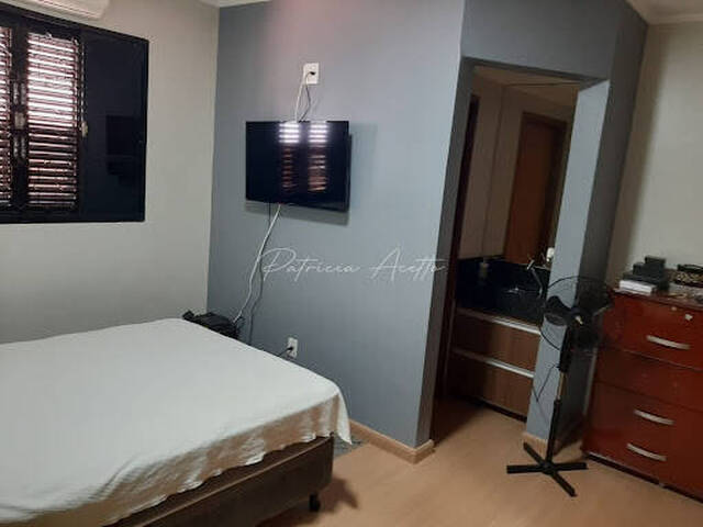 #132 - Casa para Venda em Araraquara - SP