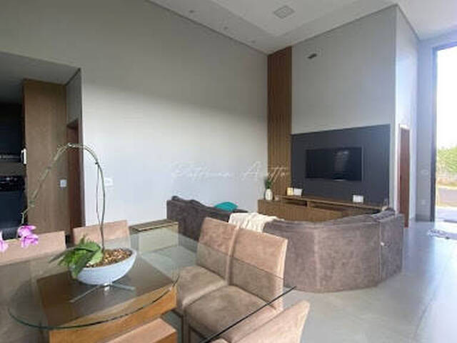 #114 - Casa para Venda em Araraquara - SP - 2